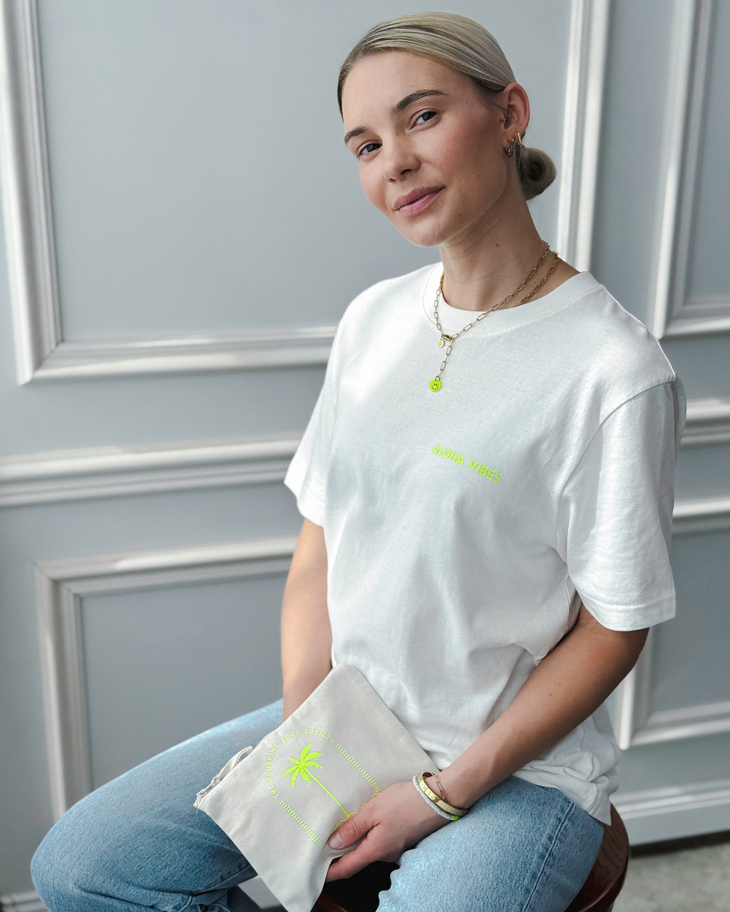 ALOHA VIBES T-Shirt