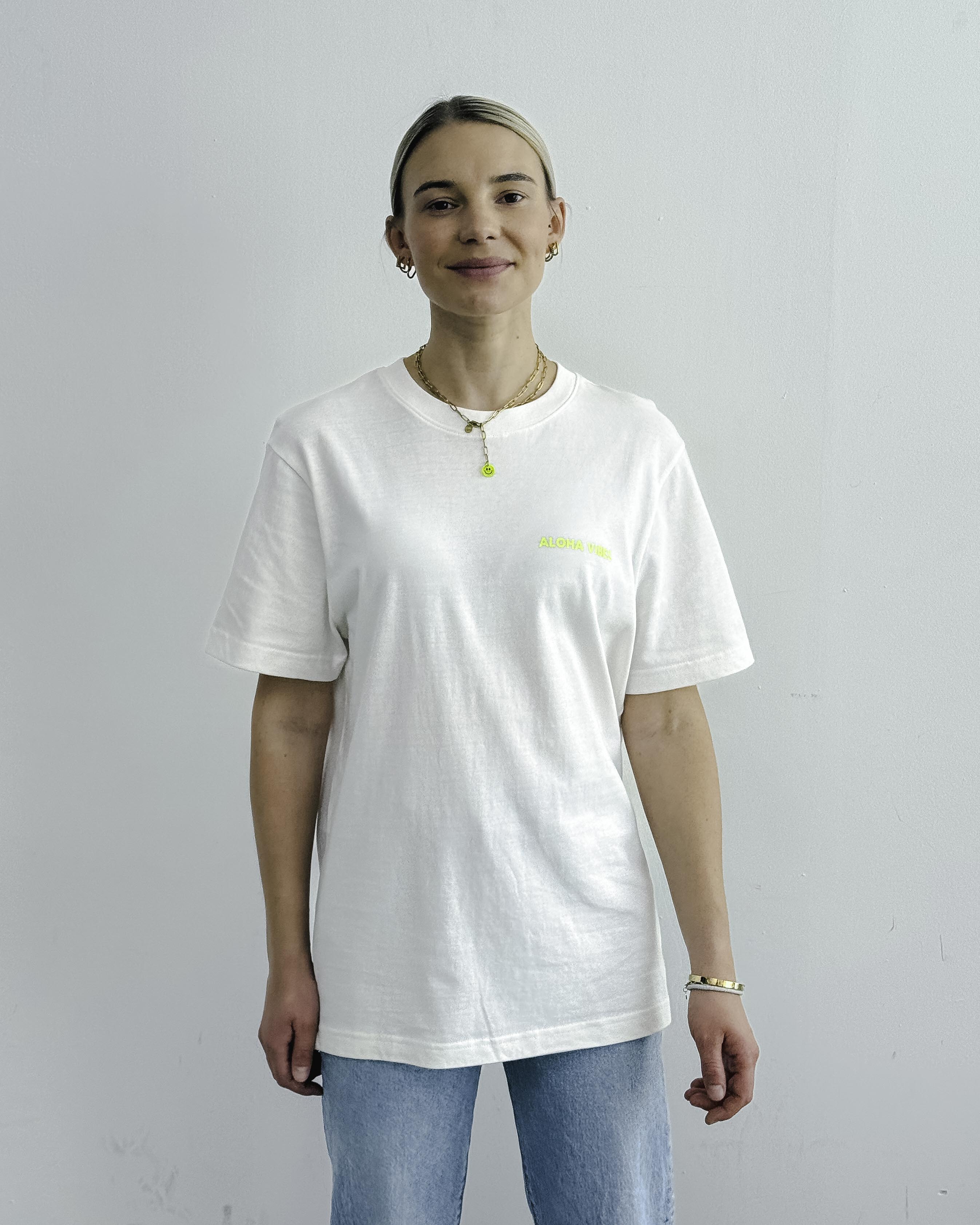 ALOHA VIBES T-Shirt