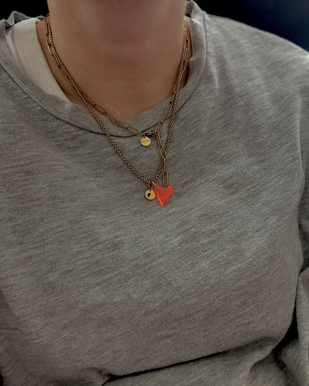 ACRYL HEART NECKLACE ORANGE GOLD