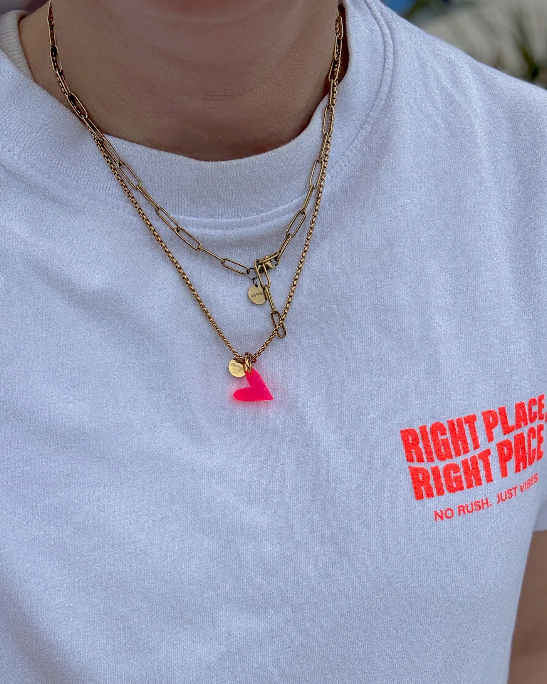 ACRYL HEART NECKLACE RED GOLD