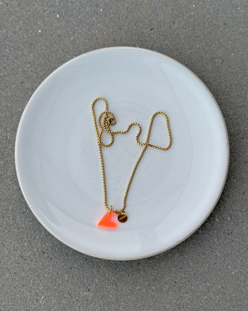 ACRYL HEART NECKLACE ORANGE GOLD