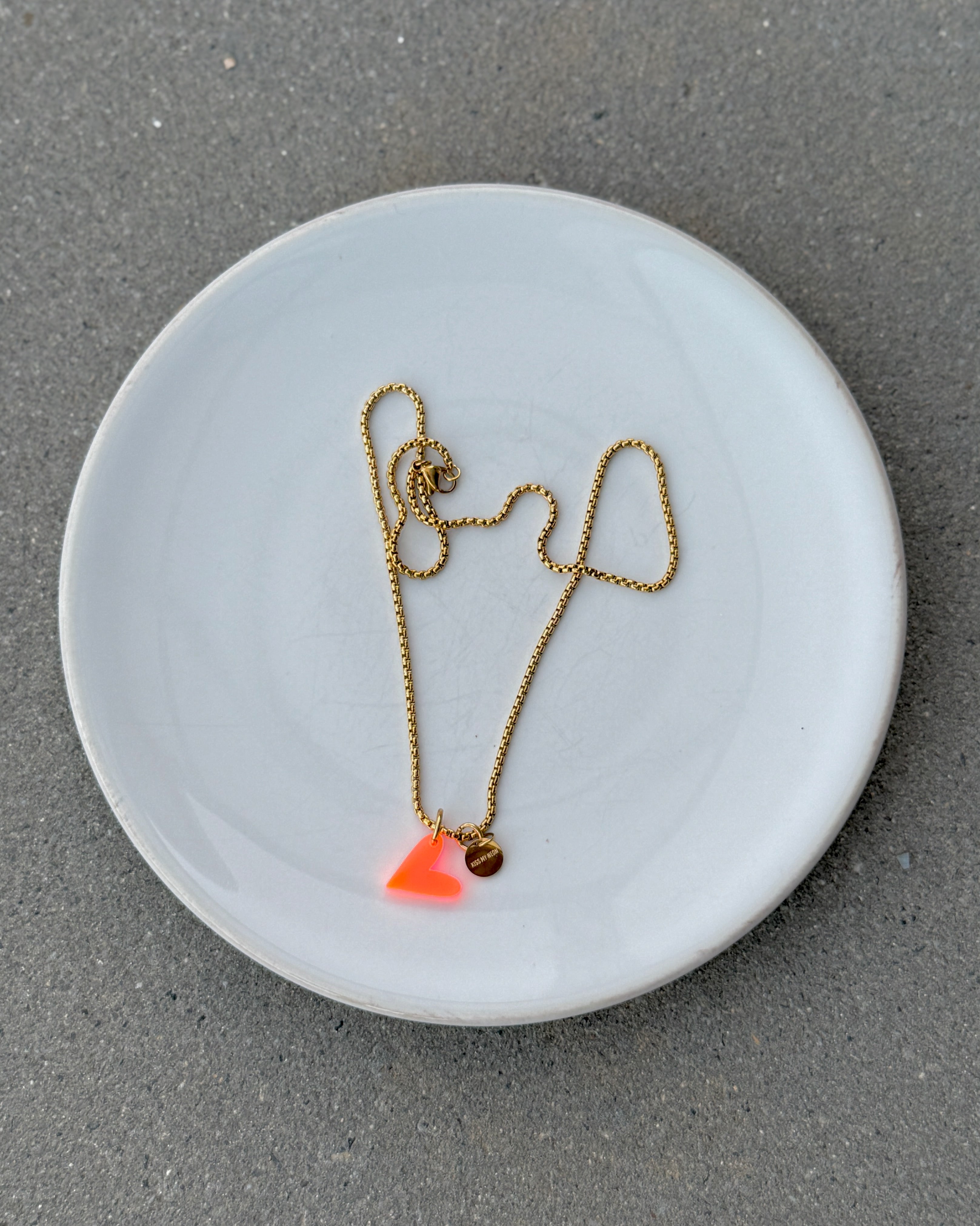 ACRYL HEART NECKLACE ORANGE GOLD