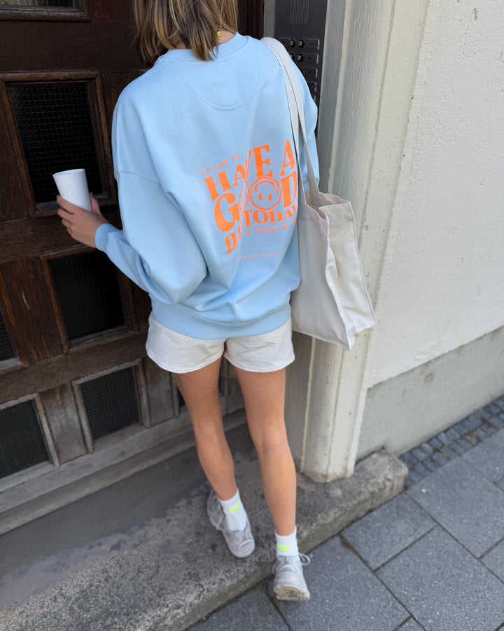 BEKIND_IceBlue_back_mood