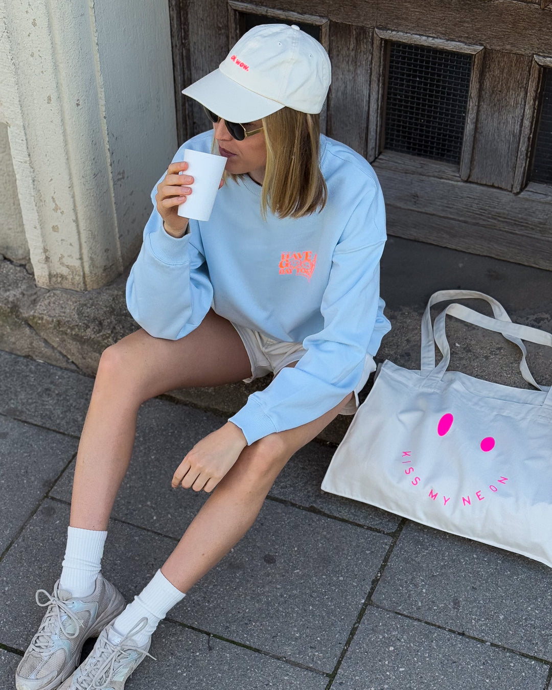 BEKIND_IceBlue_front_mood