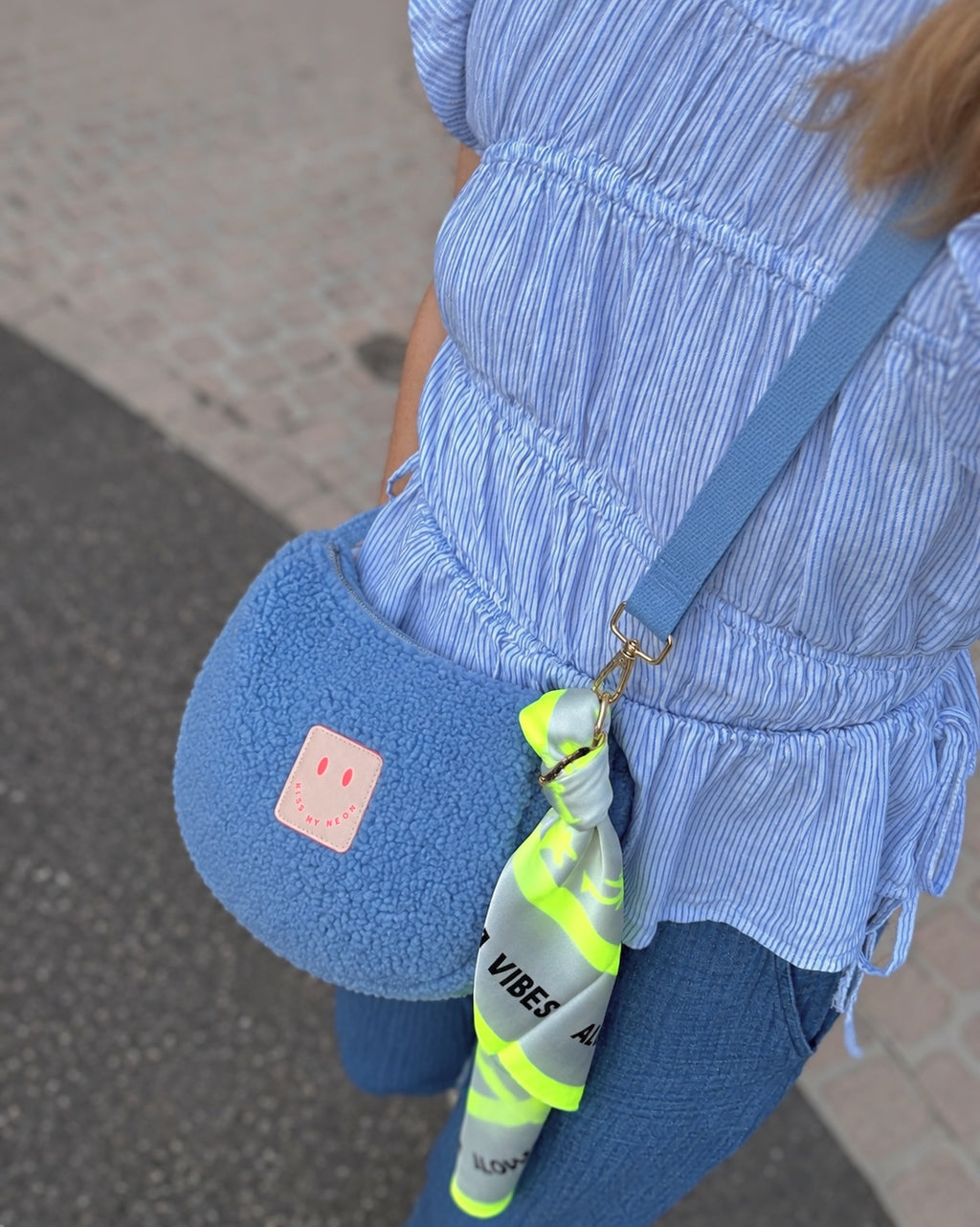 TEDDY HALFMOON CROSSBODY BAG BLUE