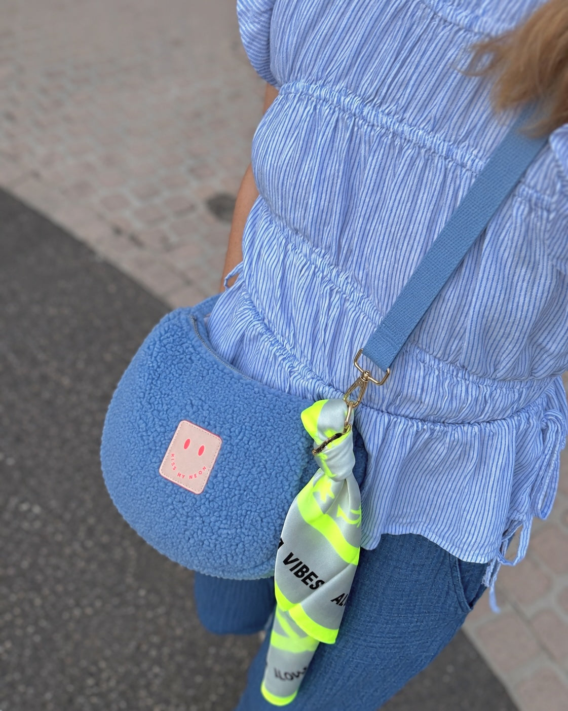 TEDDY HALFMOON CROSSBODY BAG BLUE