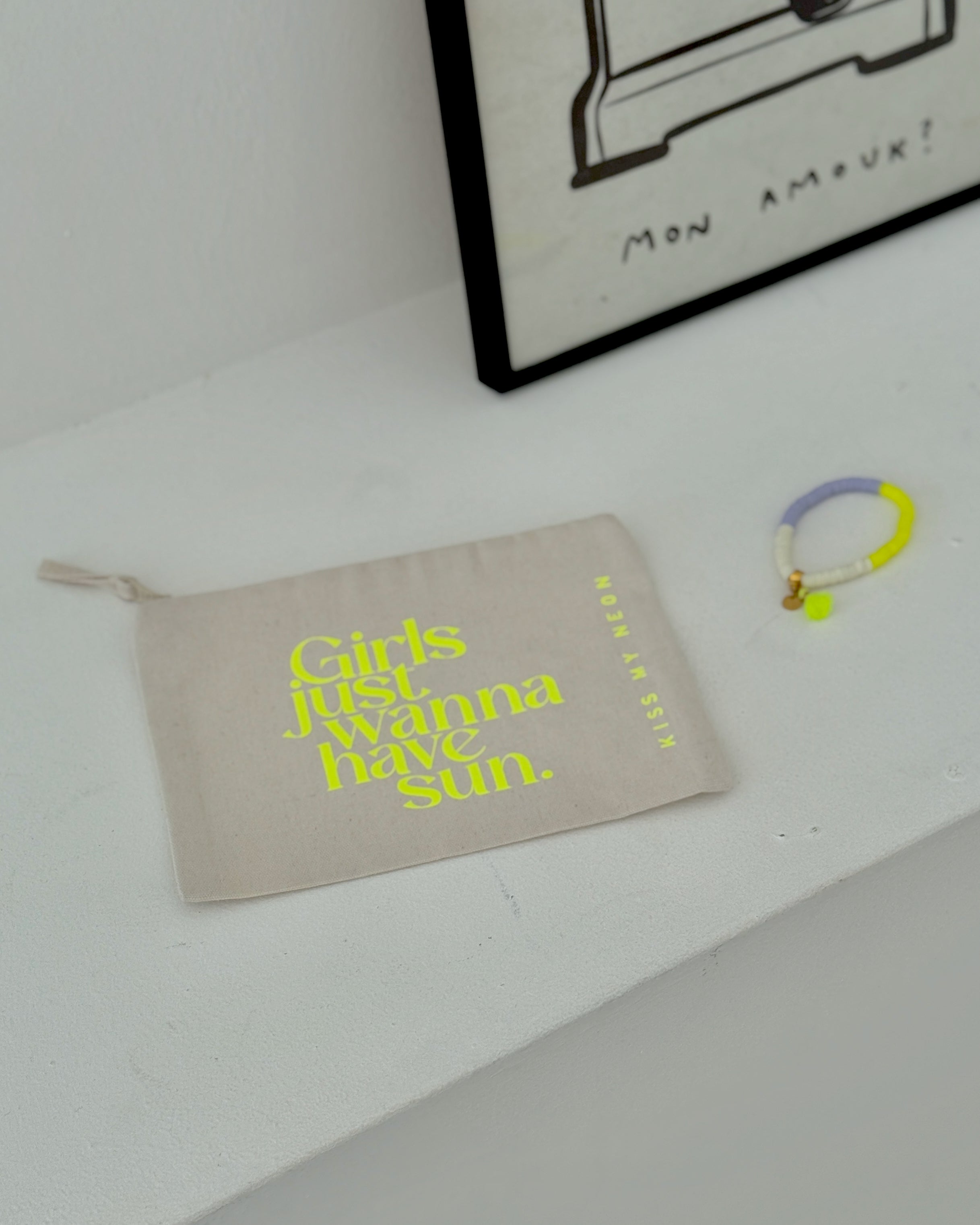 GIRLS JUST WANNA HAVE SUN Pouch