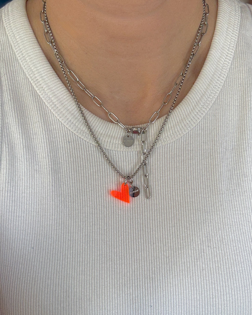 ACRYL HEART NECKLACE ORANGE SILVER
