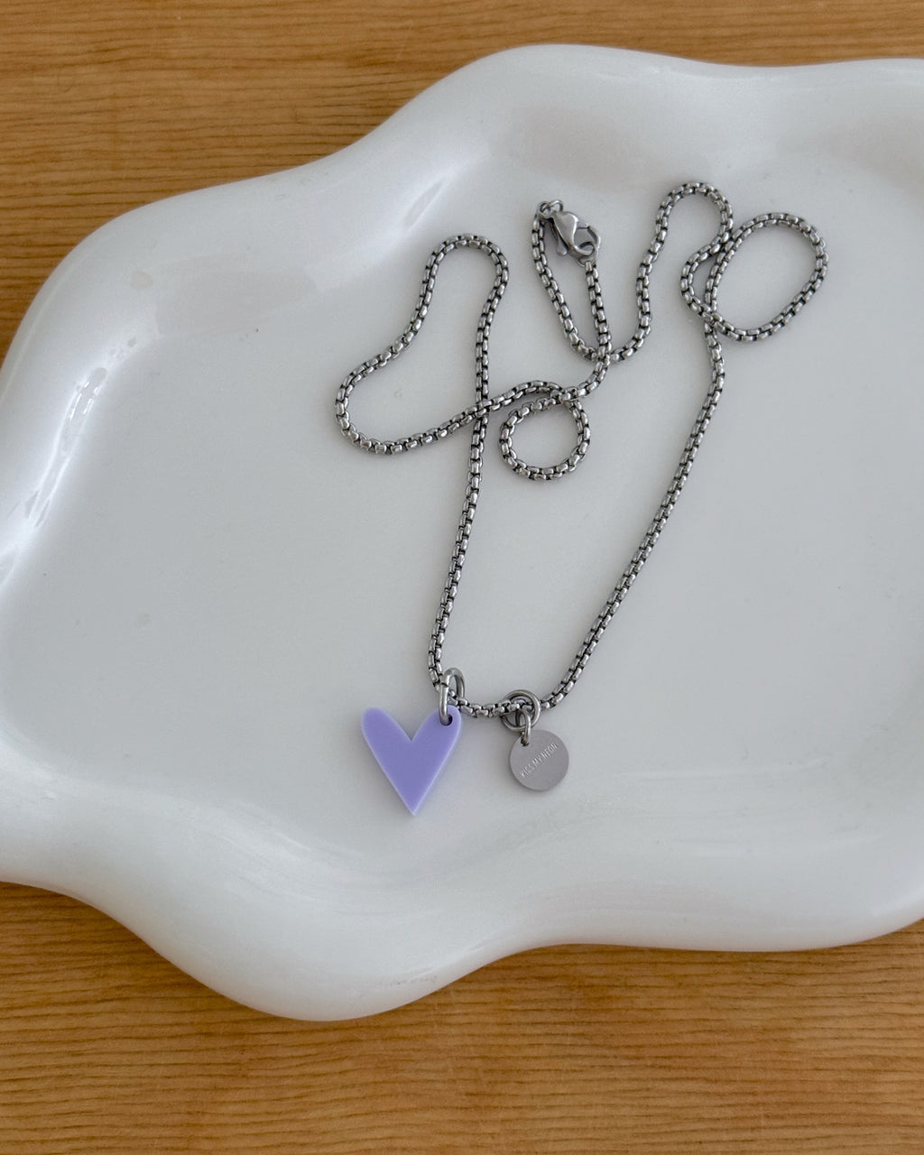 ACRYL HEART NECKLACE SOFT LILAC SILVER