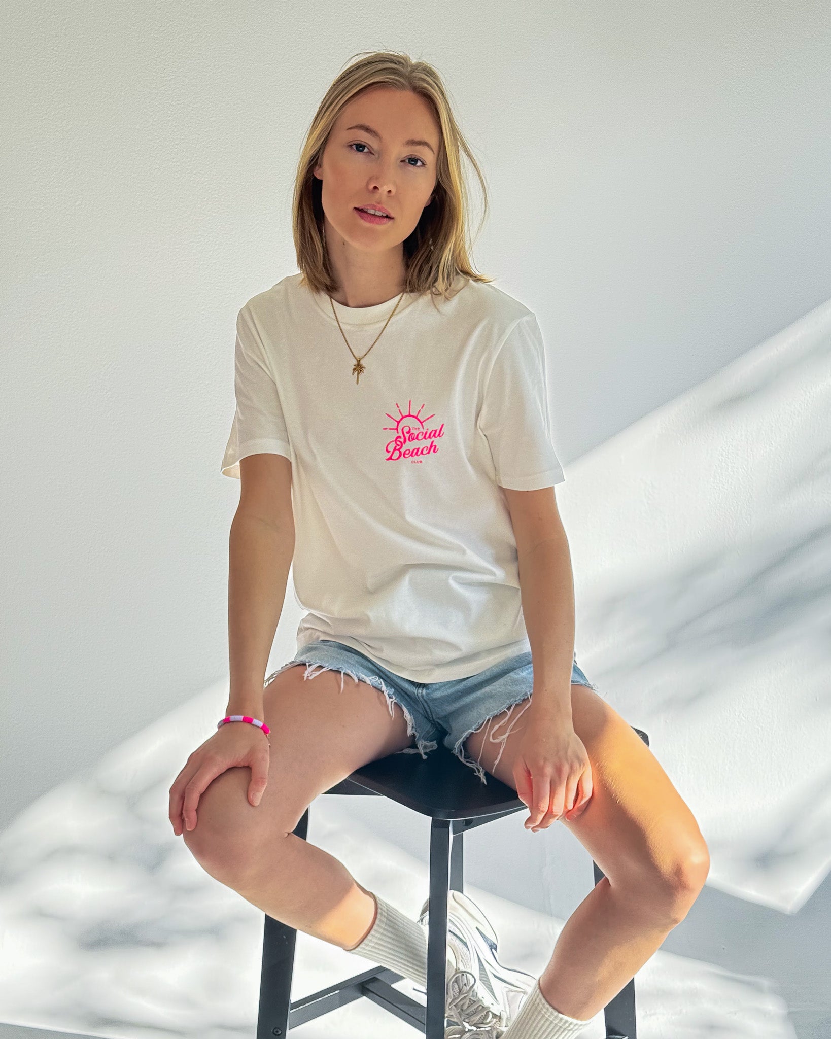 SOCIAL BEACH CLUB T-Shirt Off-White