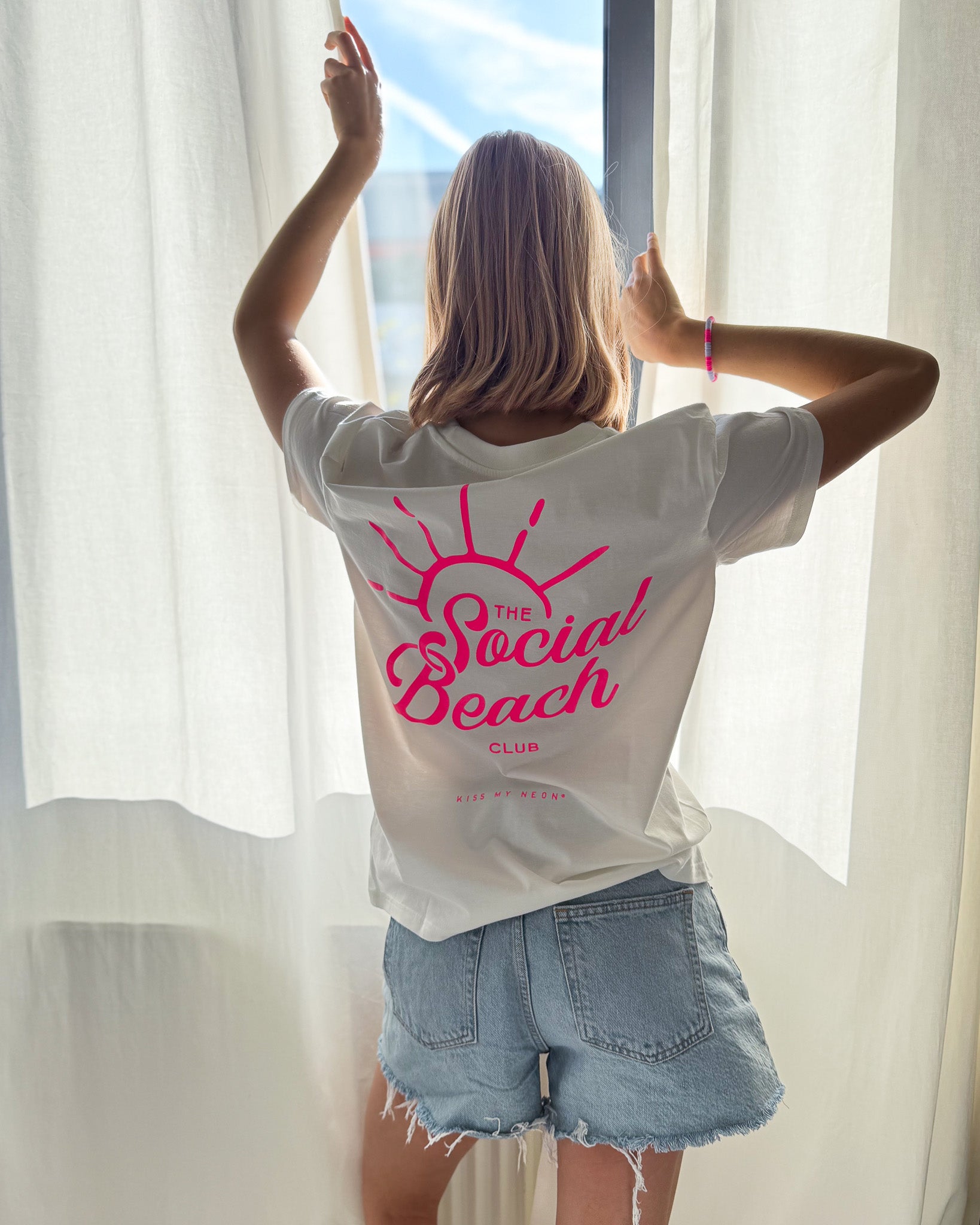 SOCIAL BEACH CLUB T-Shirt Off-White