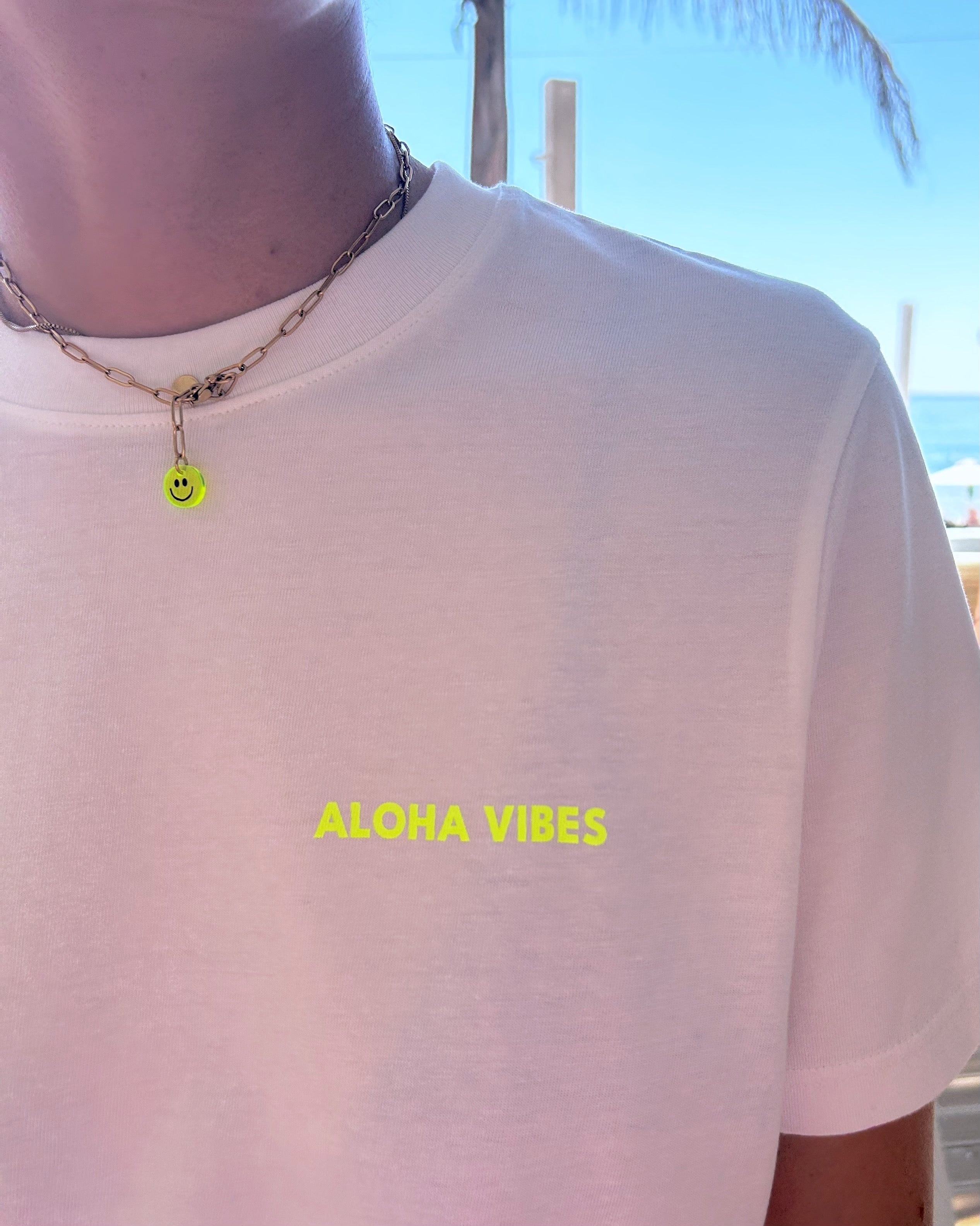 ALOHA VIBES T-Shirt