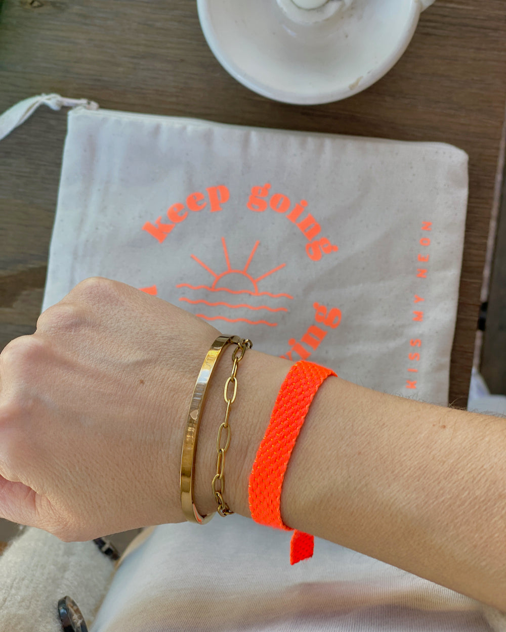 LA VIE EST BELLE Armreif Gold