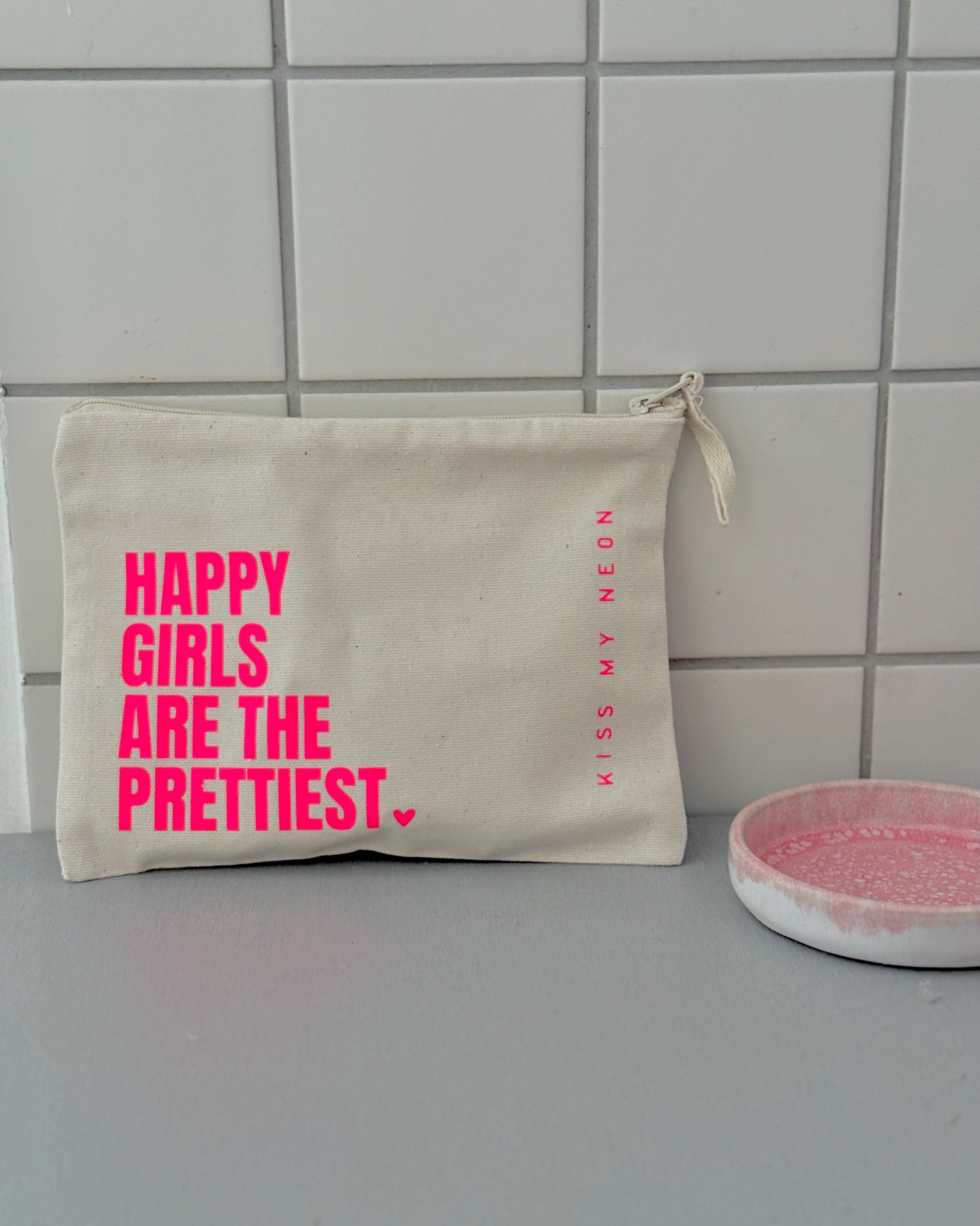 HAPPY GIRLS Pouch
