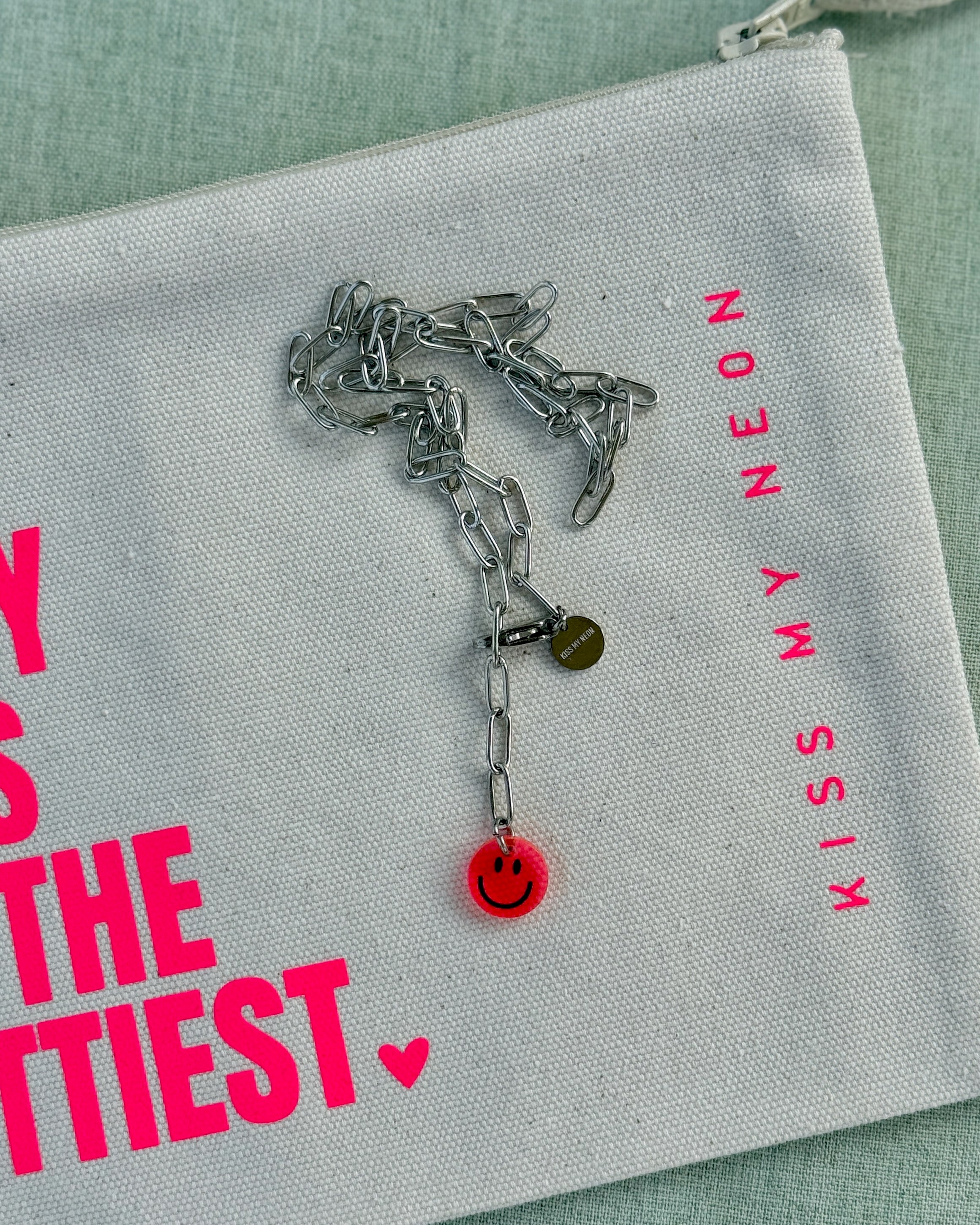 SOHO SMILEY CHAIN PINK SILVER
