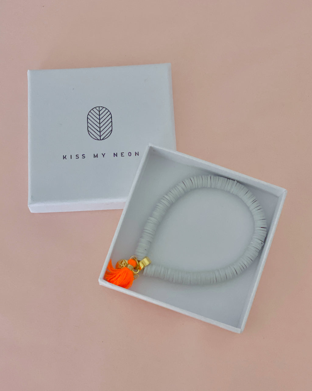 GREY Armband