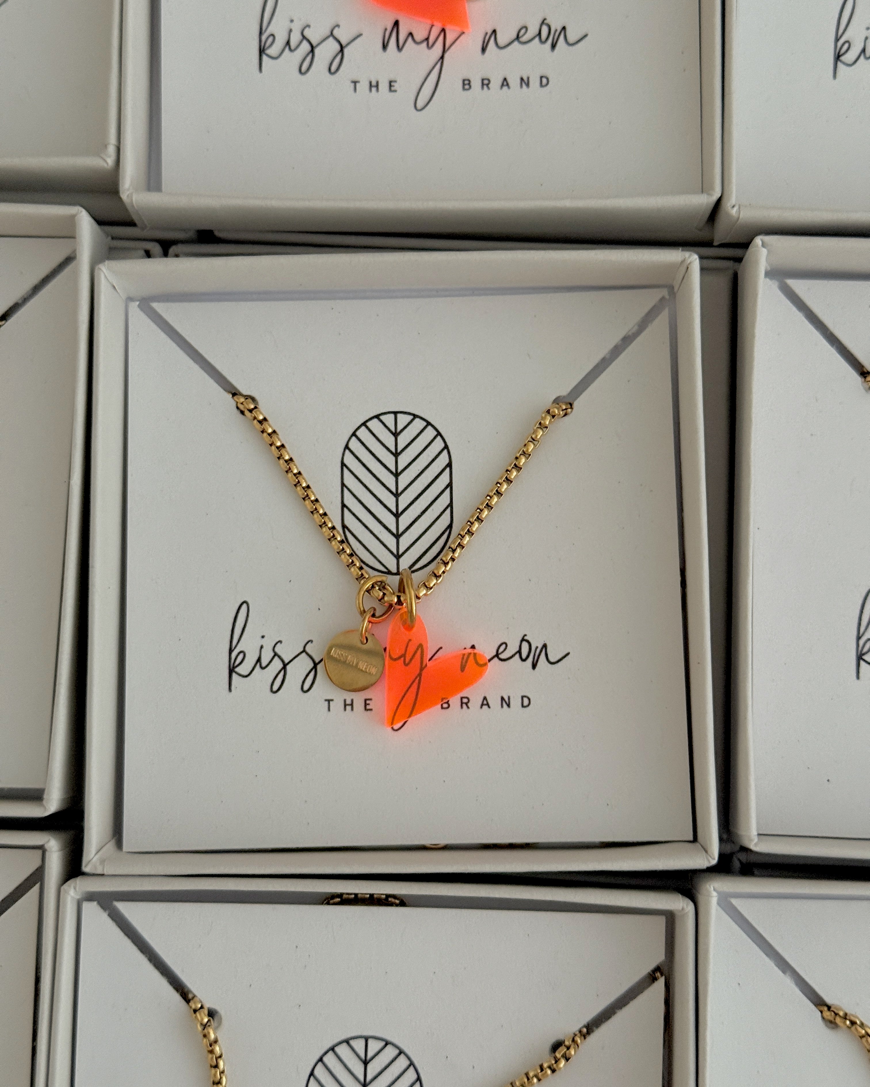ACRYL HEART NECKLACE ORANGE GOLD