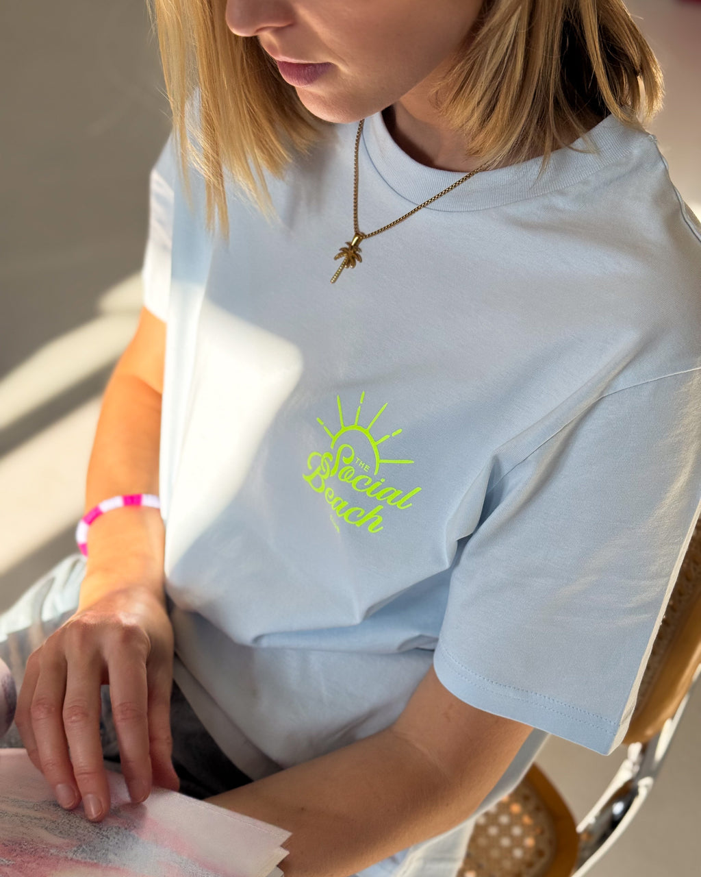 SOCIALBEACHCLUB_front_detail_mood