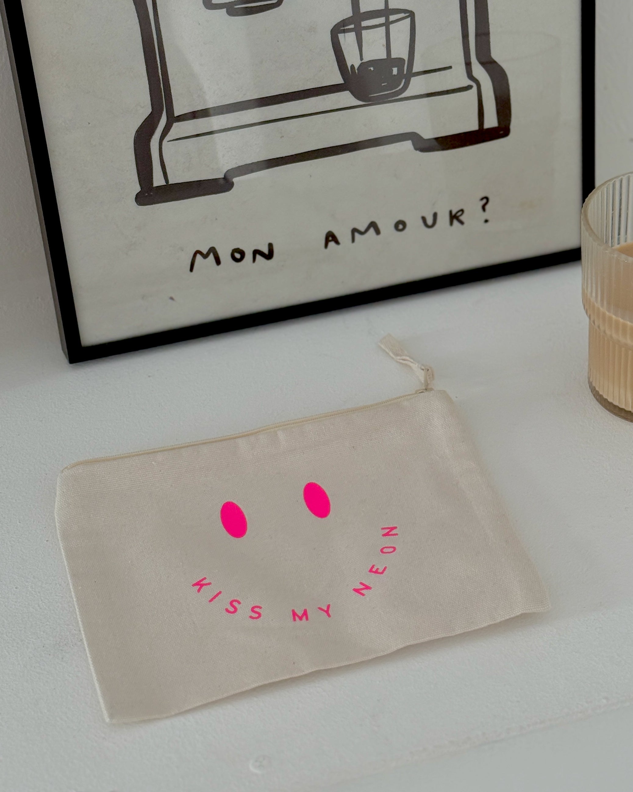 SIGNATURE SMILE Pouch