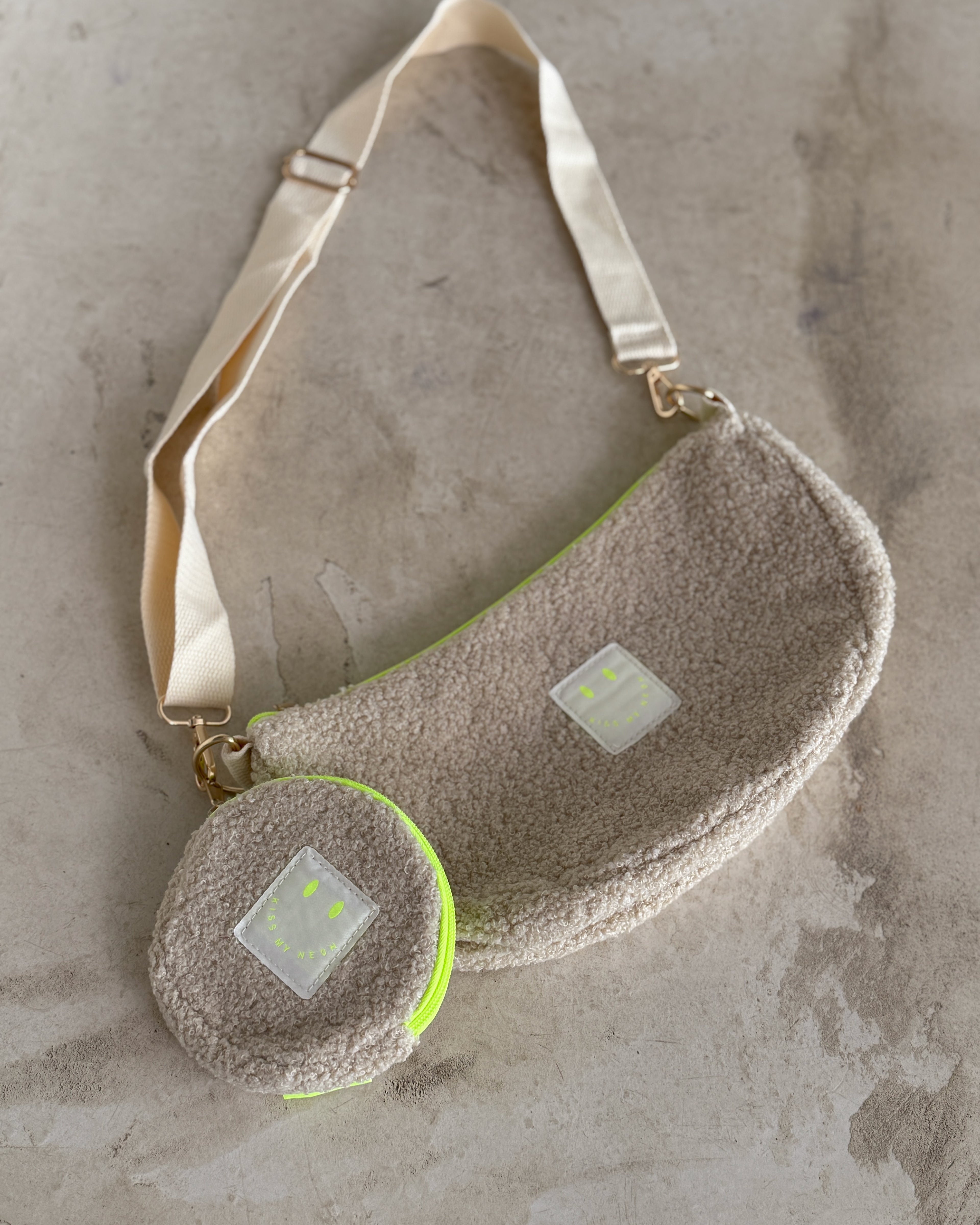 Crossbody Bag aus TEDDY Bouclé-Fleece