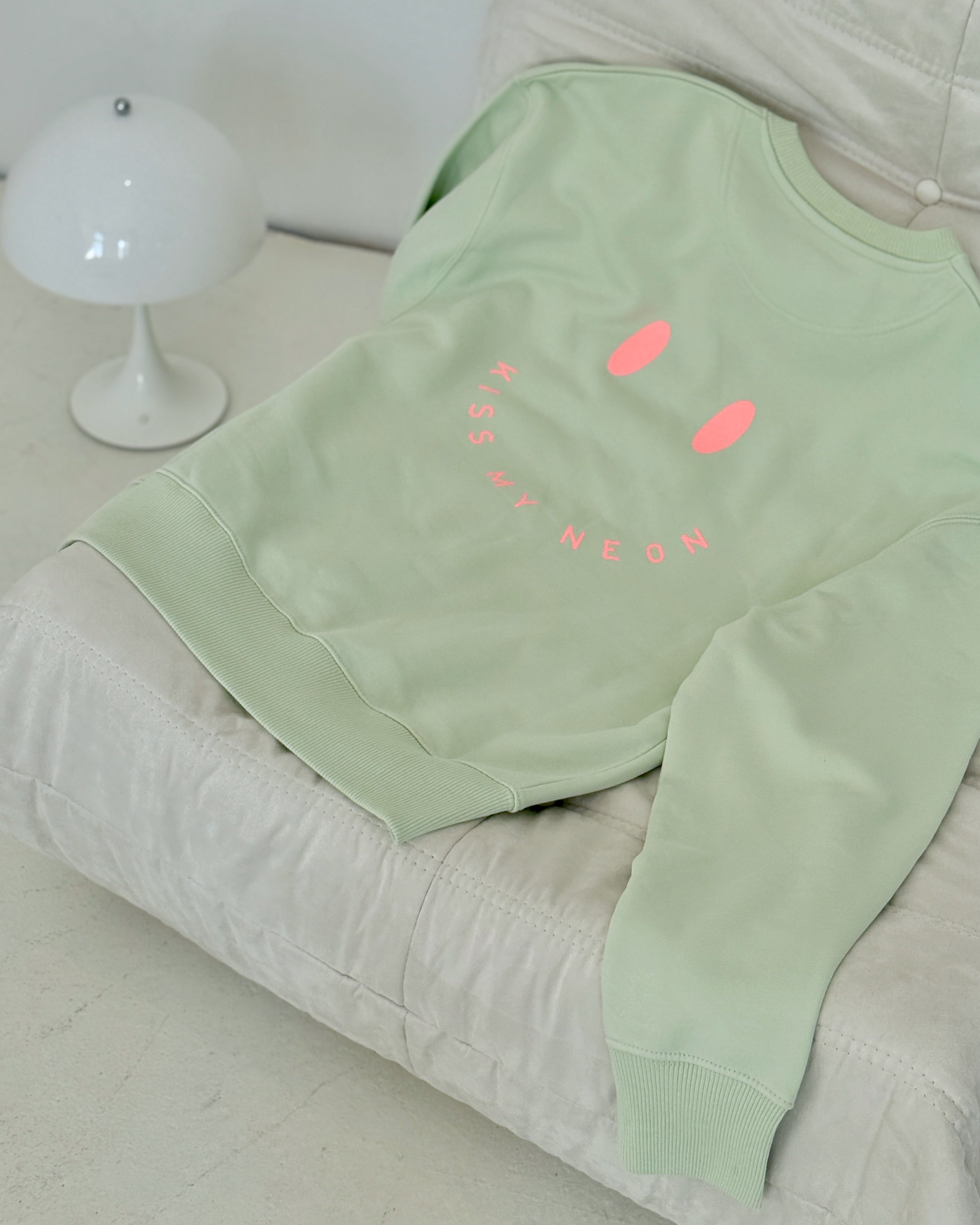 SIGNATURE SMILE Oversized Sweater