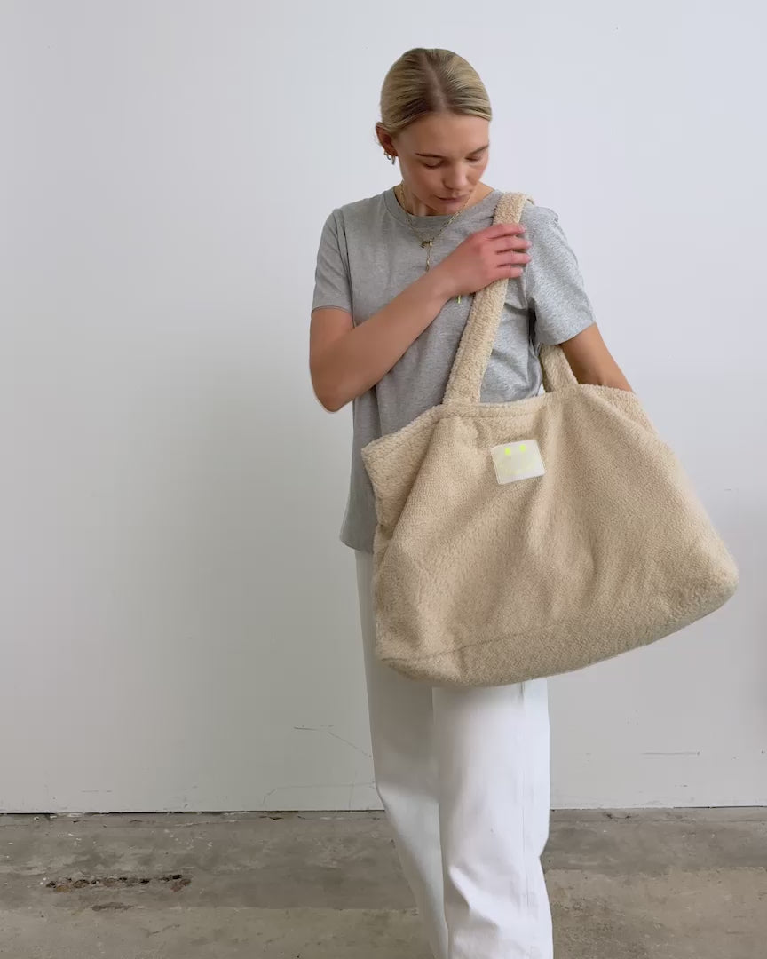 Shopping Bag aus TEDDY Bouclé-Fleece